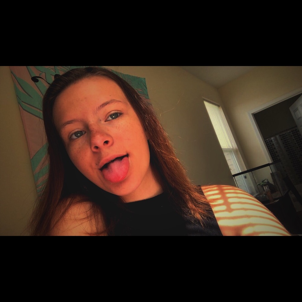 Meet your Posher, Chloe